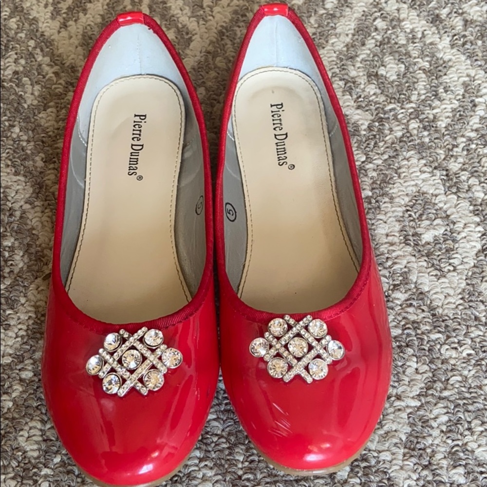 Pierre Dumas girls red patent shoes